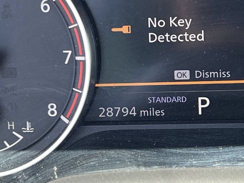 Used 2023 Nissan Rogue SV w/ SV Premium B Package FWD image 8