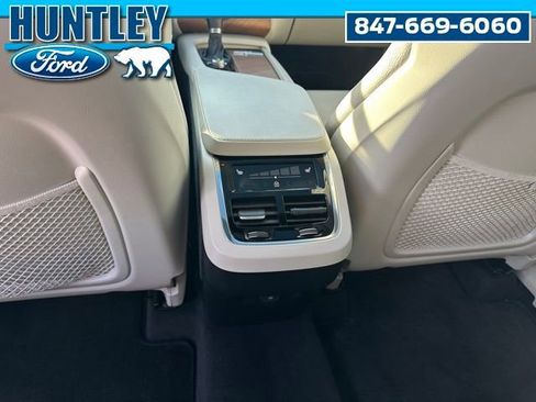 Used 2022 Volvo XC90 T6 Momentum w/ Advanced Package image 19