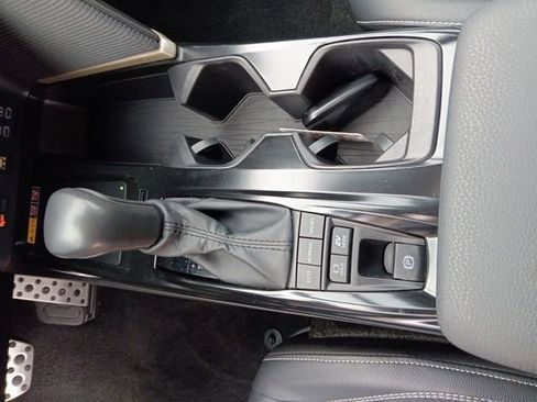 Used 2025 Toyota Camry SE image 21