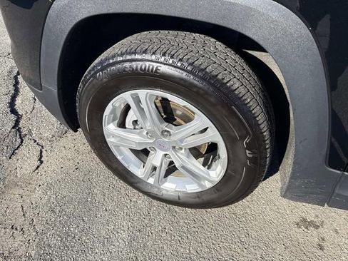 Used 2024 GMC Terrain SLE image 12