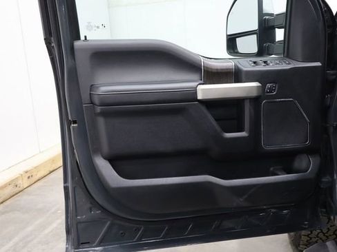 Used 2021 Ford F250 Lariat AWD/4WD image 17