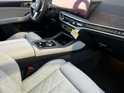 New 2026 BMW X5 xDrive40i w/ M Sport Package image 13