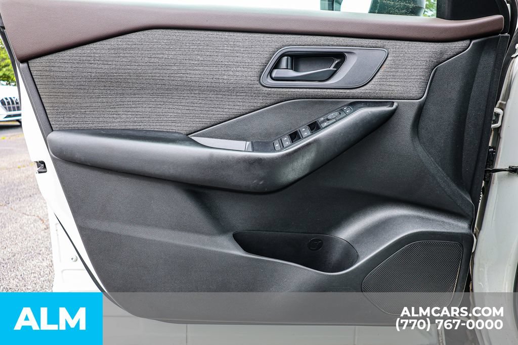 Used 2023 Nissan Rogue S FWD image 44