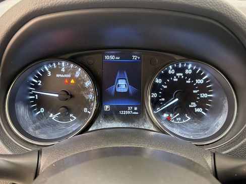 Used 2019 Nissan Rogue SL FWD image 18