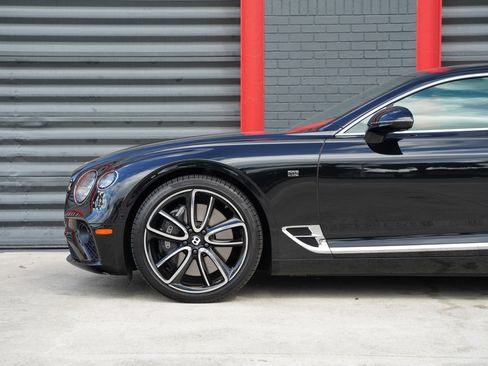 Used 2021 Bentley Continental GT image 6