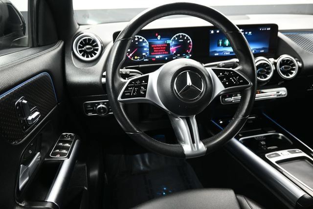 Used 2025 Mercedes-Benz GLA 250 image 13