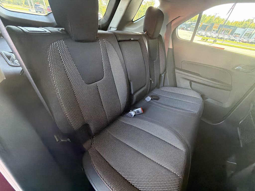 Used 2017 Chevrolet Equinox LT w/ Convenience Package FWD image 26