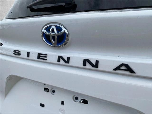 Used 2025 Toyota Sienna LE FWD image 15