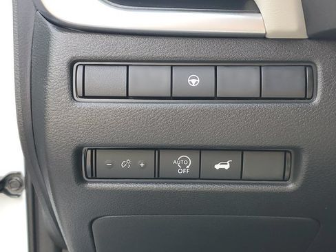 Certified 2025 Nissan Rogue SV w/ SV Premium Package FWD image 9
