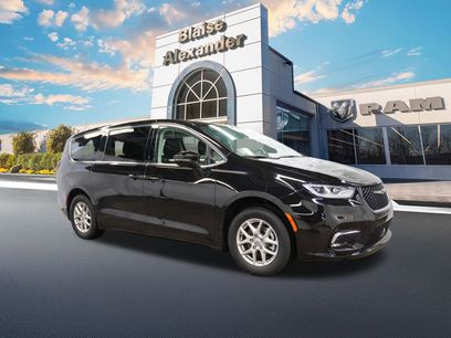 Certified 2024 Chrysler Pacifica Touring-L