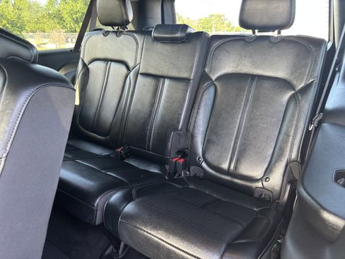 Used 2024 Jeep Wagoneer L Series II w/ Flexible Seating Group RWD image 25