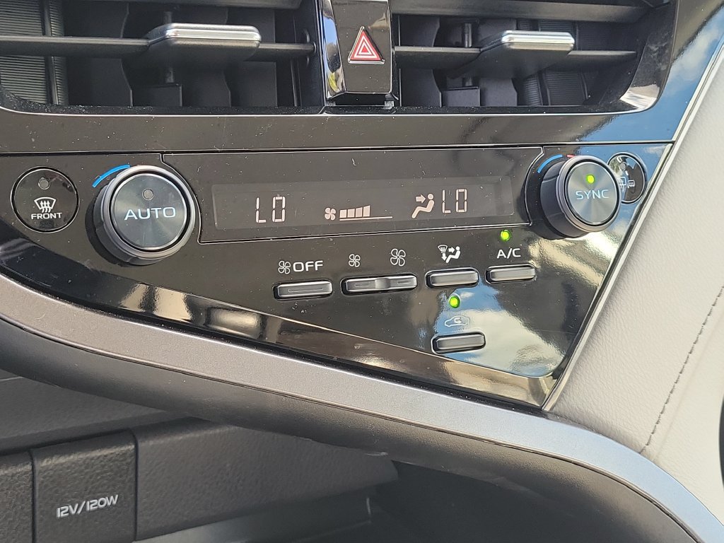 Used 2024 Toyota Camry SE FWD image 16
