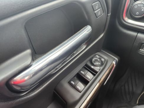 Used 2022 Chevrolet Silverado 1500 RST AWD/4WD image 18