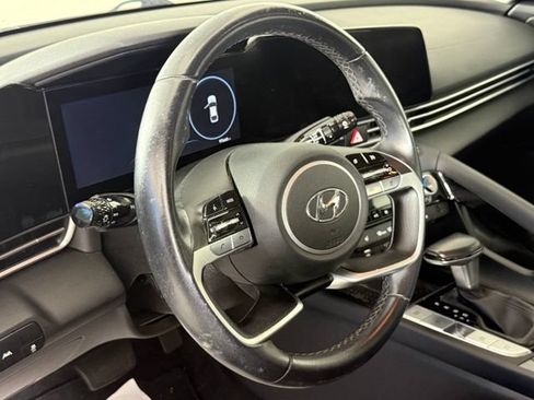 Used 2023 Hyundai Elantra SEL w/ Convenience Package FWD image 18