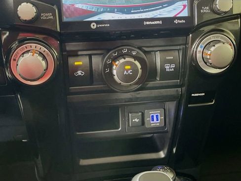 Used 2023 Toyota 4Runner TRD Off-Road Premium w/ Moonroof Package AWD/4WD image 17