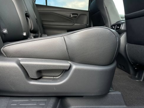 Used 2025 Honda Passport EX-L image 35