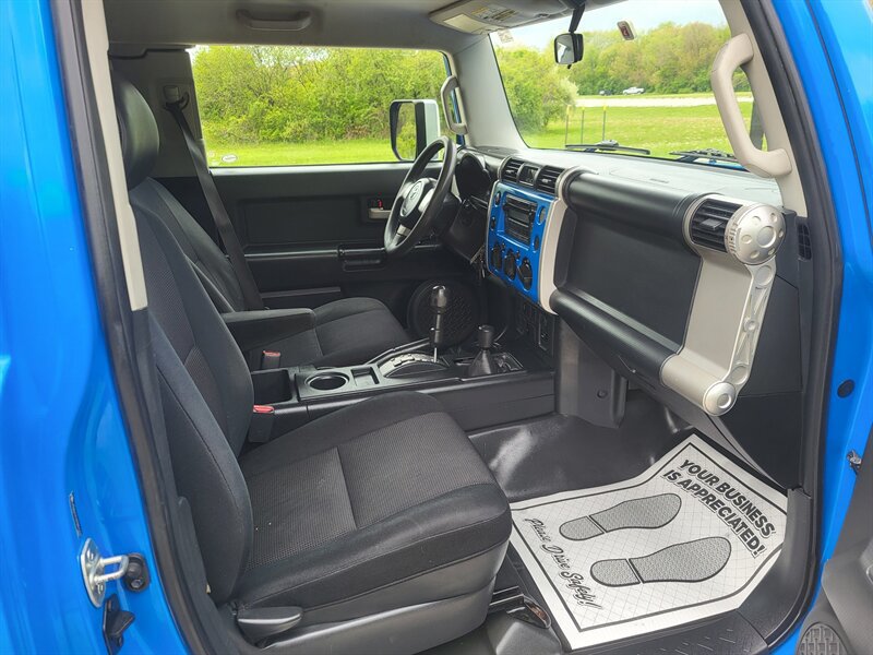 Used 2007 Toyota FJ Cruiser 4WD image 12