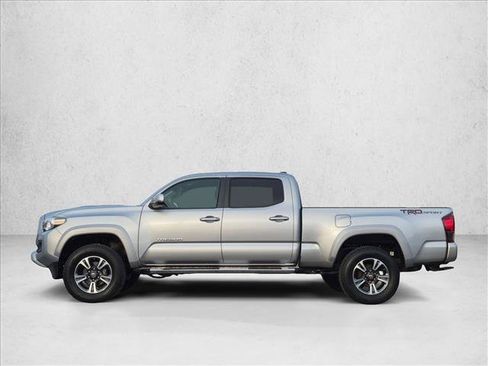 Used 2018 Toyota Tacoma TRD Sport RWD image 8