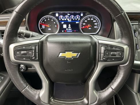 Used 2021 Chevrolet Suburban Premier w/ Premium Package AWD/4WD image 17