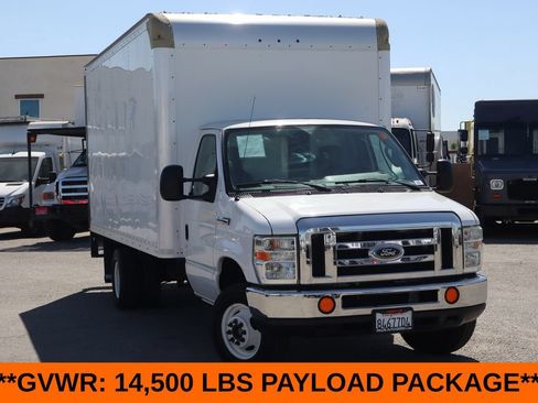 Used 2015 Ford E-450 and Econoline 450 Super Duty RWD image 2