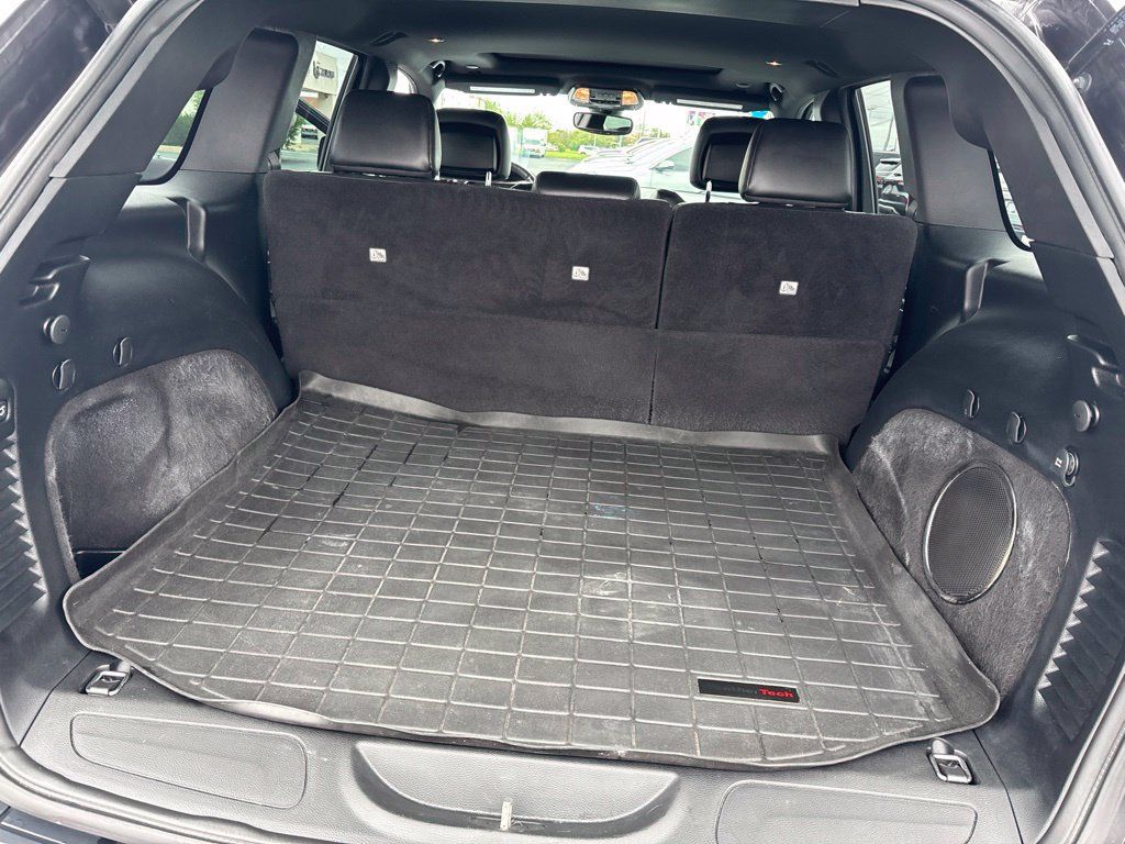 Used 2018 Jeep Grand Cherokee Altitude AWD/4WD image 28