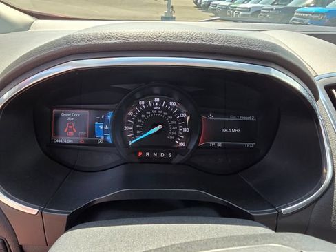 Used 2020 Ford Edge Titanium w/ Equipment Group 301A AWD/4WD image 29
