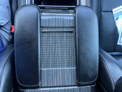 Used 2024 Jeep Wagoneer L Series II RWD image 73