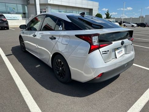 Used 2022 Toyota Prius AWD image 3