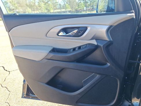 Certified 2023 Chevrolet Traverse LS image 24