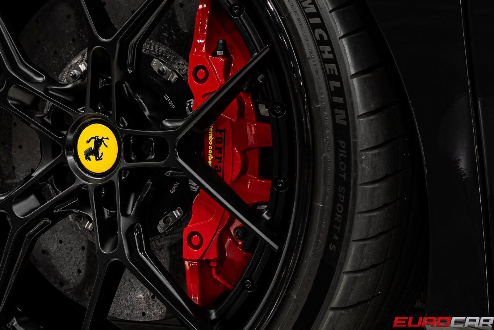 Used 2021 Ferrari F8 Tributo RWD image 26