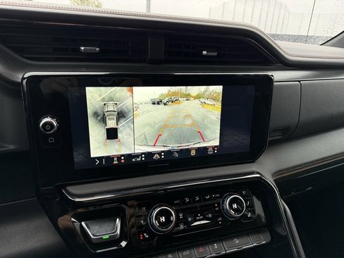 Used 2024 GMC Sierra 1500 AT4 w/ Technology Package image 17