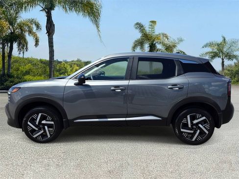 Used 2026 Nissan Kicks SV FWD image 2