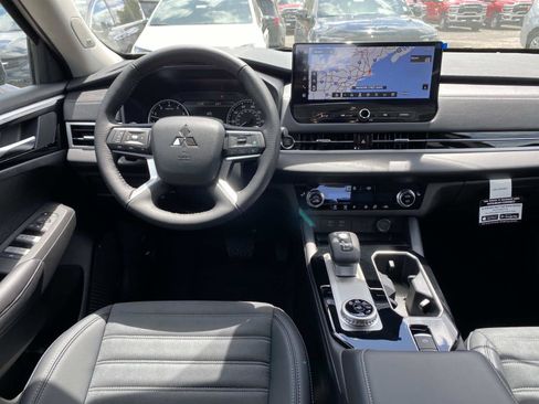 New 2026 Mitsubishi Outlander SE AWD/4WD image 9
