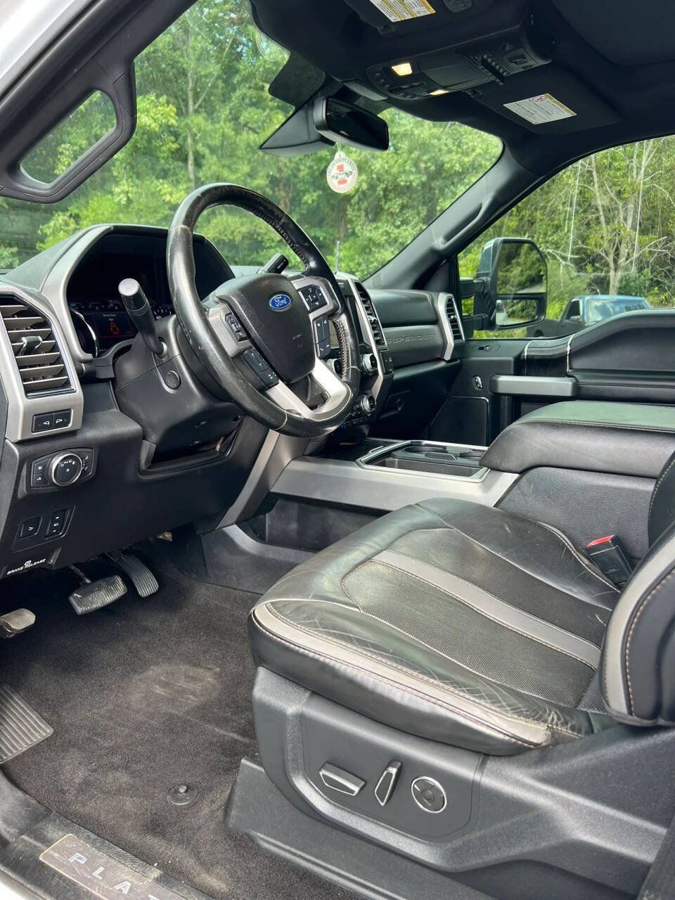 Used 2019 Ford F350 Platinum w/ Platinum Ultimate Package AWD/4WD image 13