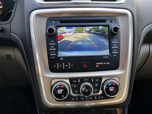 Used 2013 GMC Acadia Denali image 38