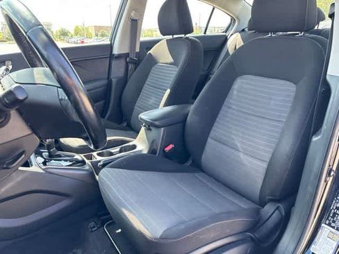 Used 2017 Kia Forte S FWD image 21