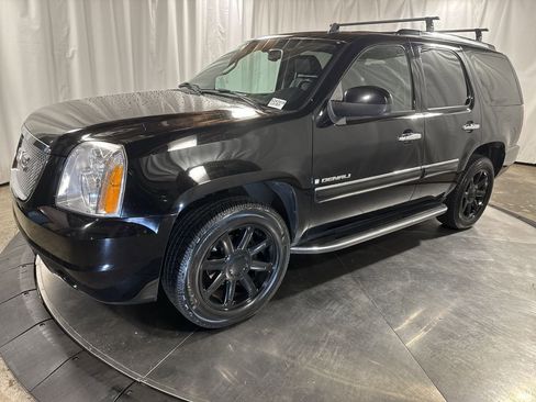 Used 2008 GMC Yukon Denali image 1