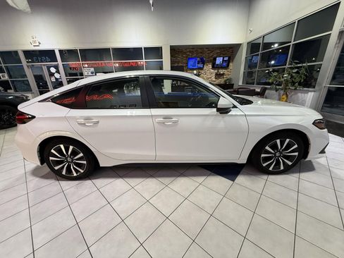 Used 2024 Honda Civic EX-L image 8