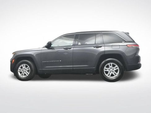 Used 2024 Jeep Grand Cherokee Laredo RWD image 38