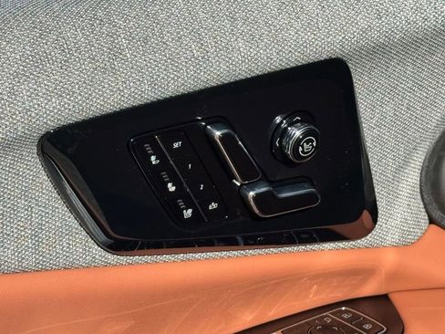 New 2026 Cadillac Optiq Luxury 2 image 19