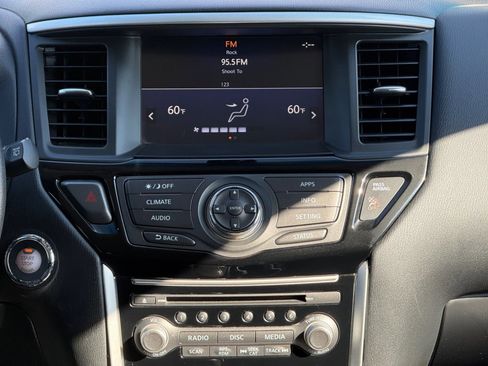 Used 2019 Nissan Pathfinder S image 11