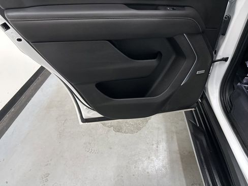 Used 2021 Chevrolet Tahoe Premier w/ Premium Package image 59