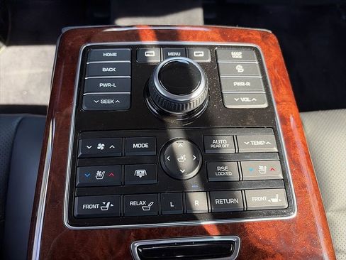 Used 2016 Hyundai Equus Ultimate image 6