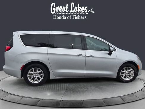 Used 2023 Chrysler Voyager LX FWD image 6