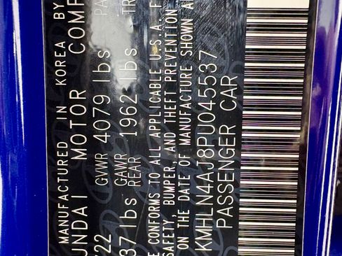 Used 2023 Hyundai Elantra Limited image 11