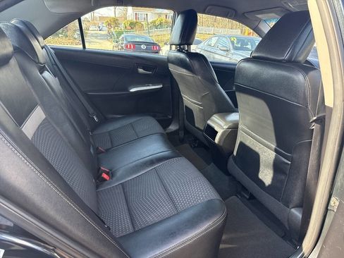 Used 2014 Toyota Camry SE image 13