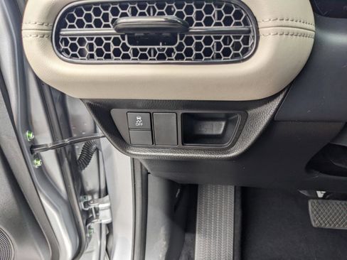 Used 2025 Honda HR-V LX image 36