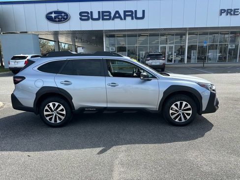 Used 2025 Subaru Outback Limited image 3