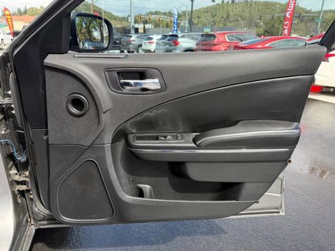 Used 2011 Dodge Charger SE image 28