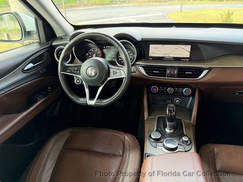 Used 2018 Alfa Romeo Stelvio Ti AWD/4WD image 11